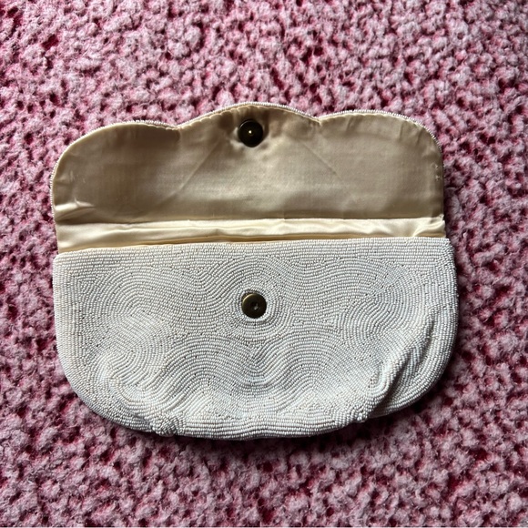 RARE Vintage White Beaded Saks Fifth Avenue Clutch - Picture 2 of 7